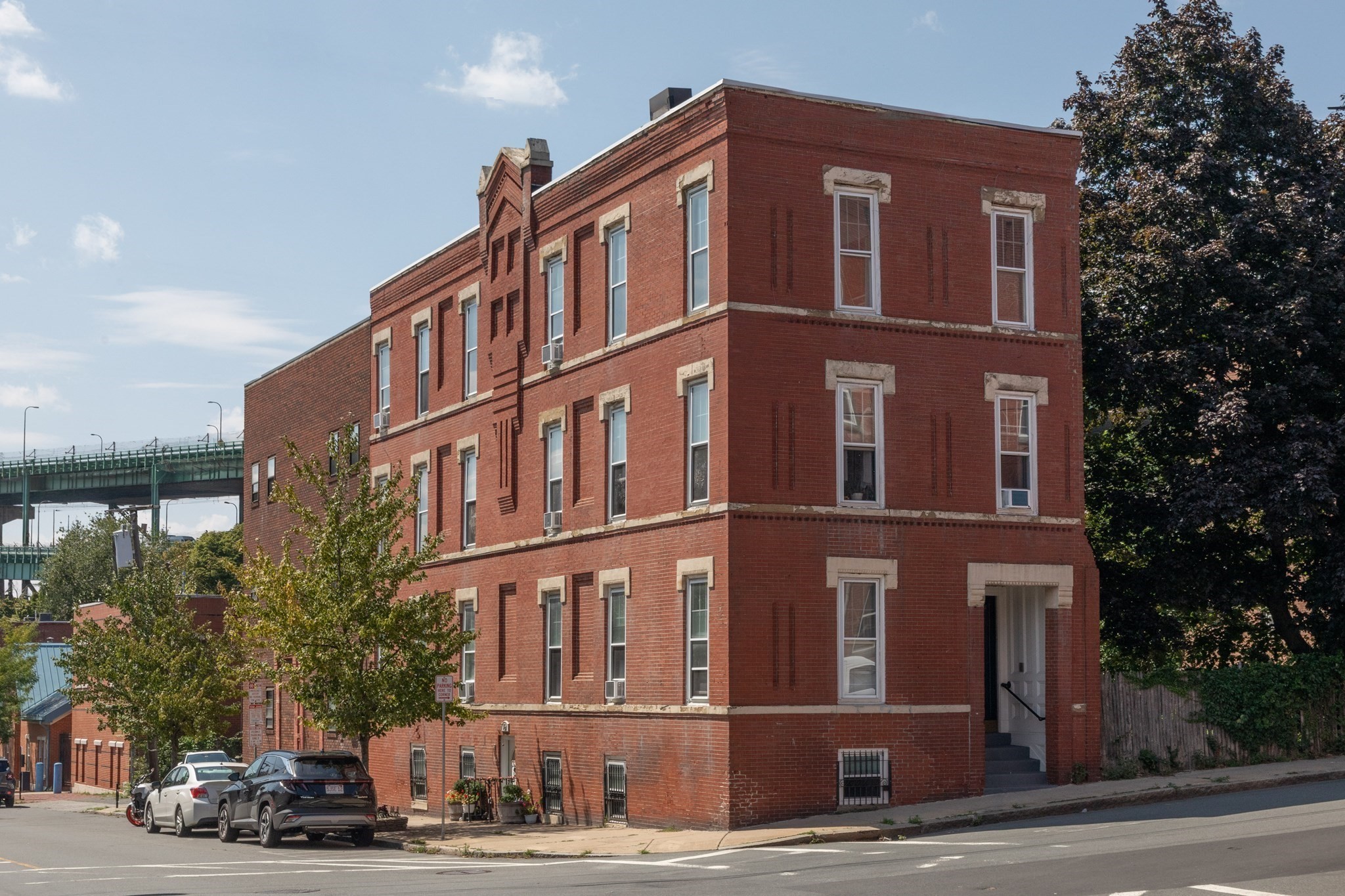 44 Beacon St # 4 Property Photo 11