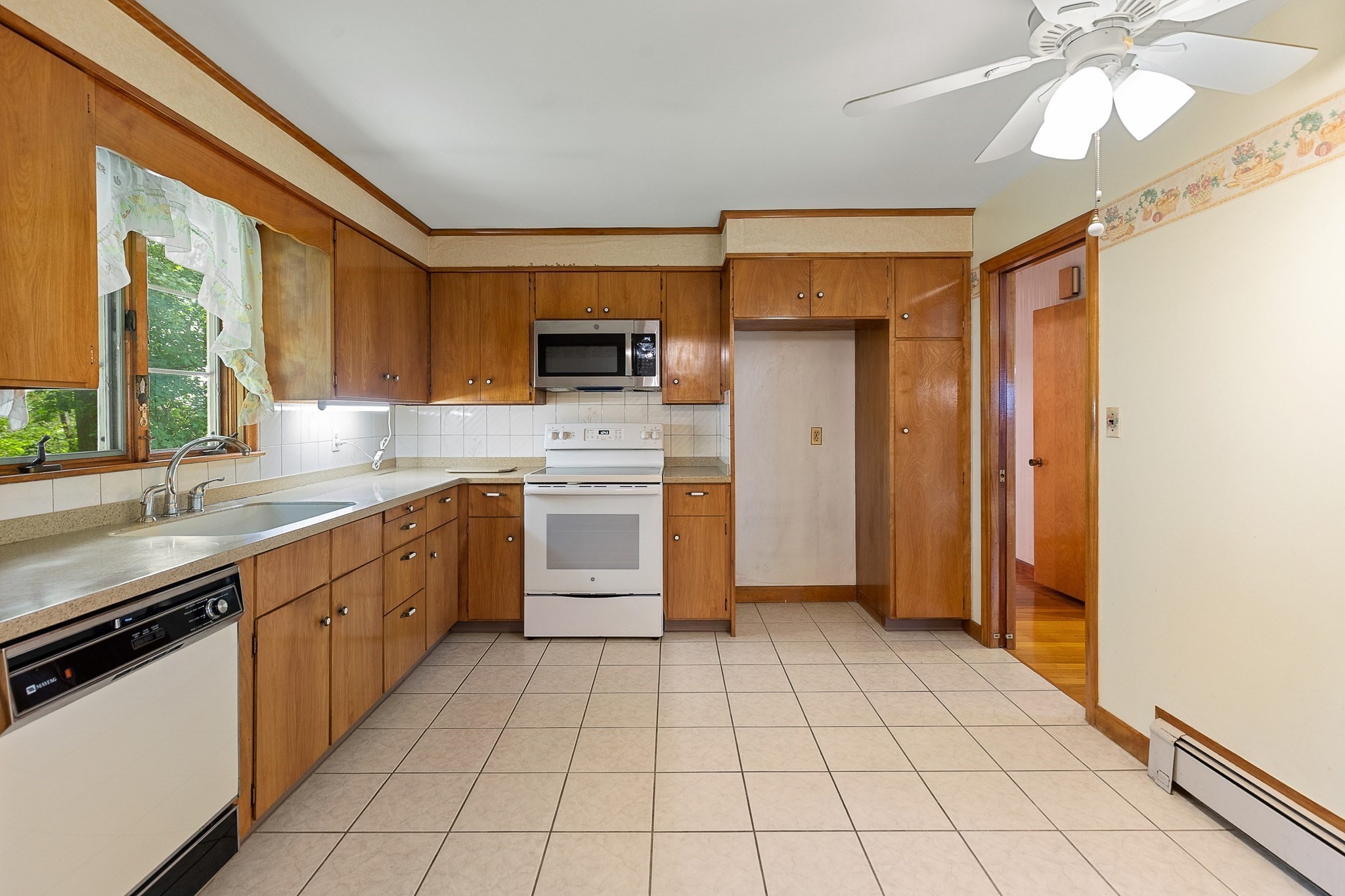 149 Palfrey St Property Photo 9