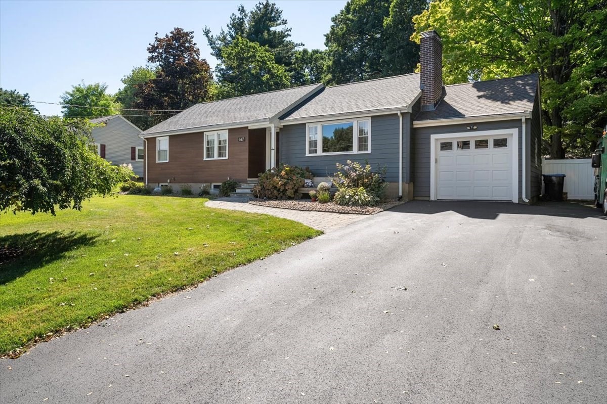147 Howe Street Property Photo 2