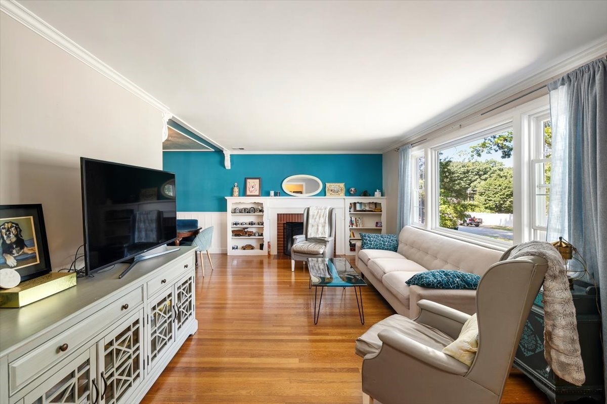 147 Howe Street Property Photo 5