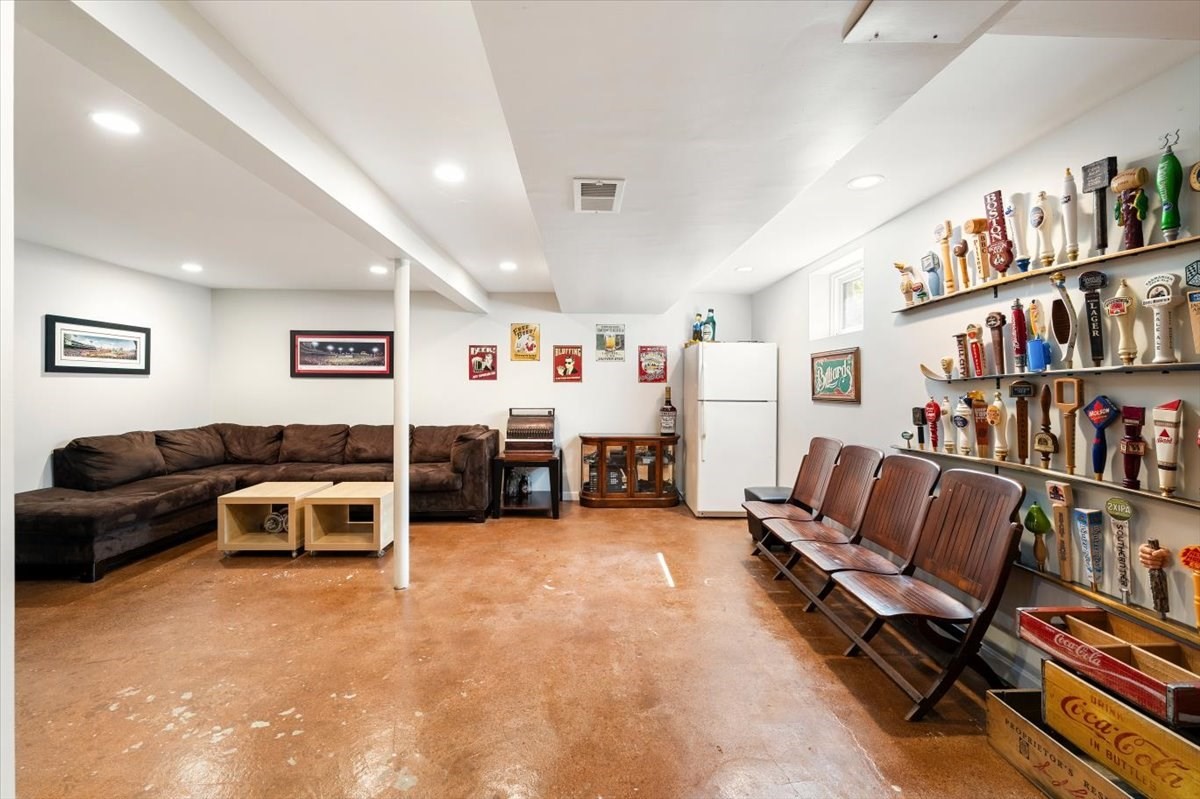147 Howe Street Property Photo 21