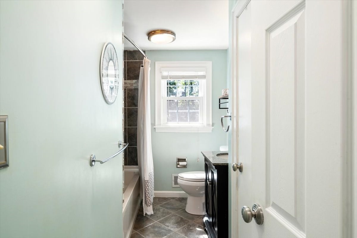 147 Howe Street Property Photo 24
