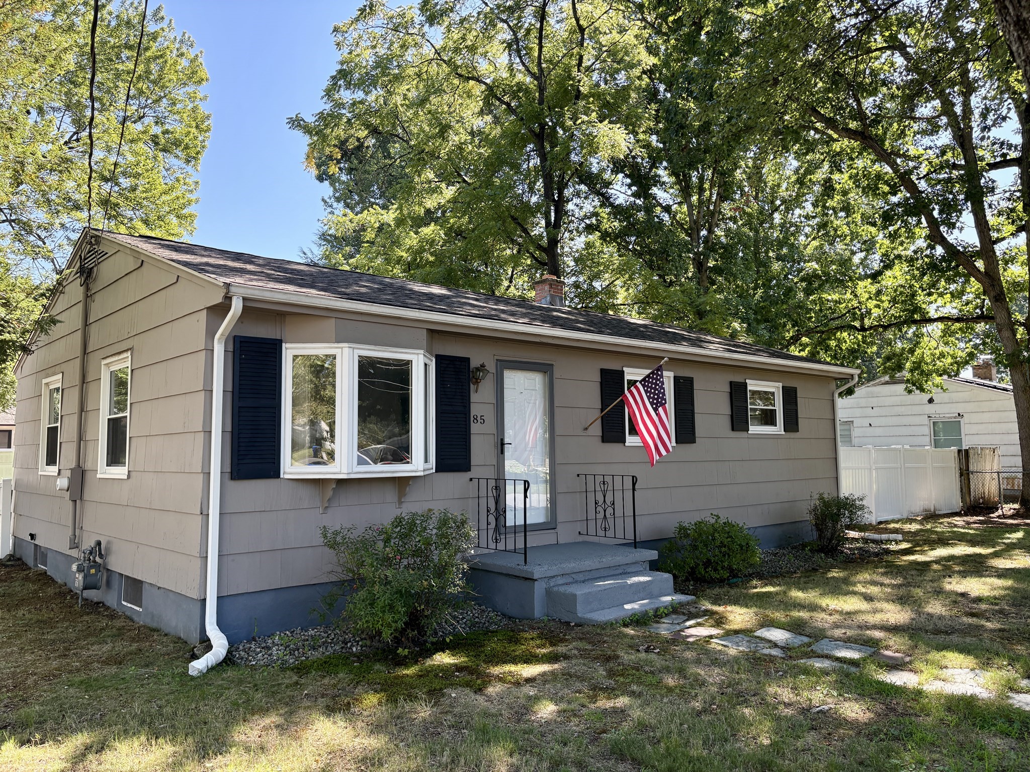 85 Talmadge Dr Property Photo 3