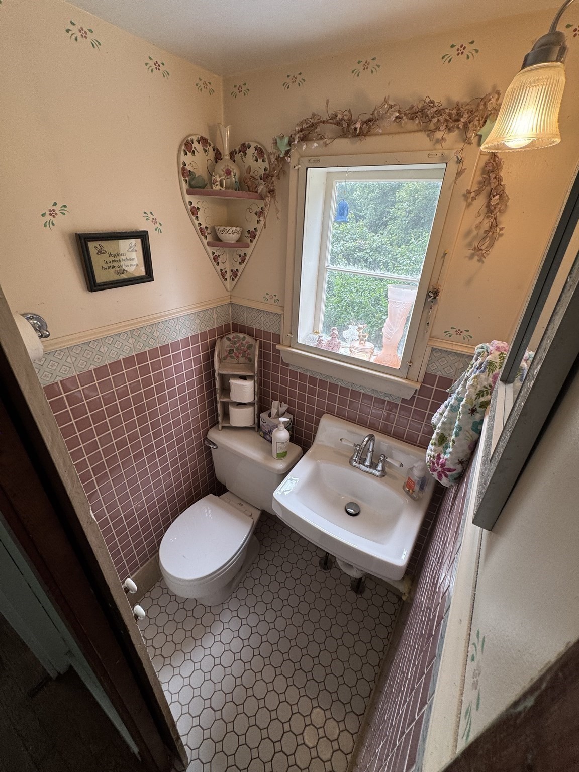 5 Hillside St. Property Photo 15