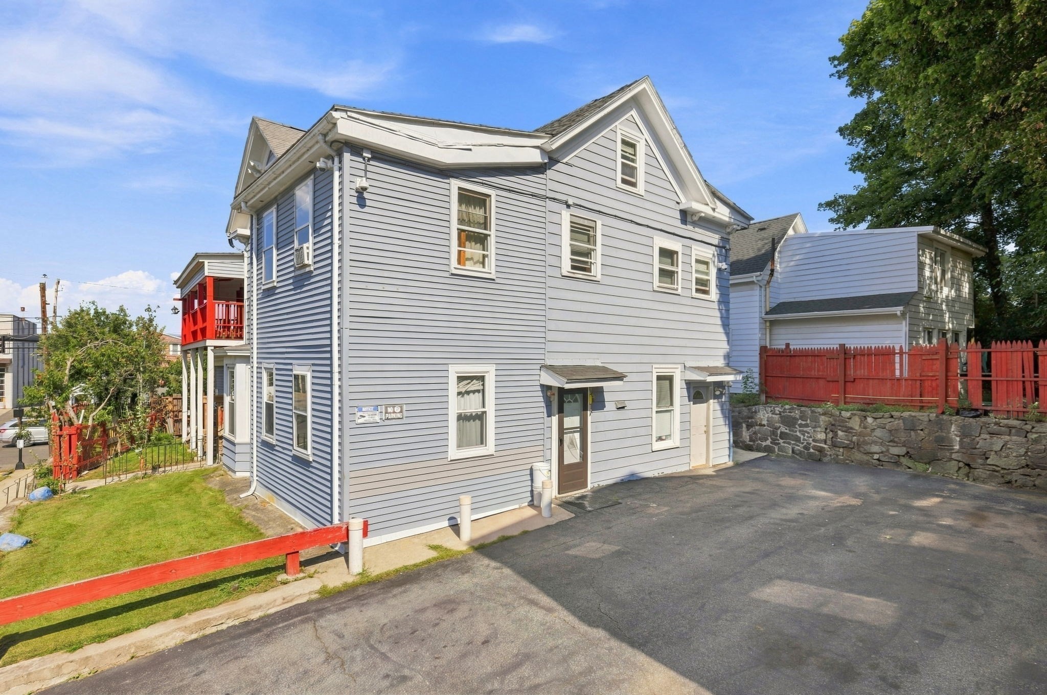 427 Broadway Property Photo 3