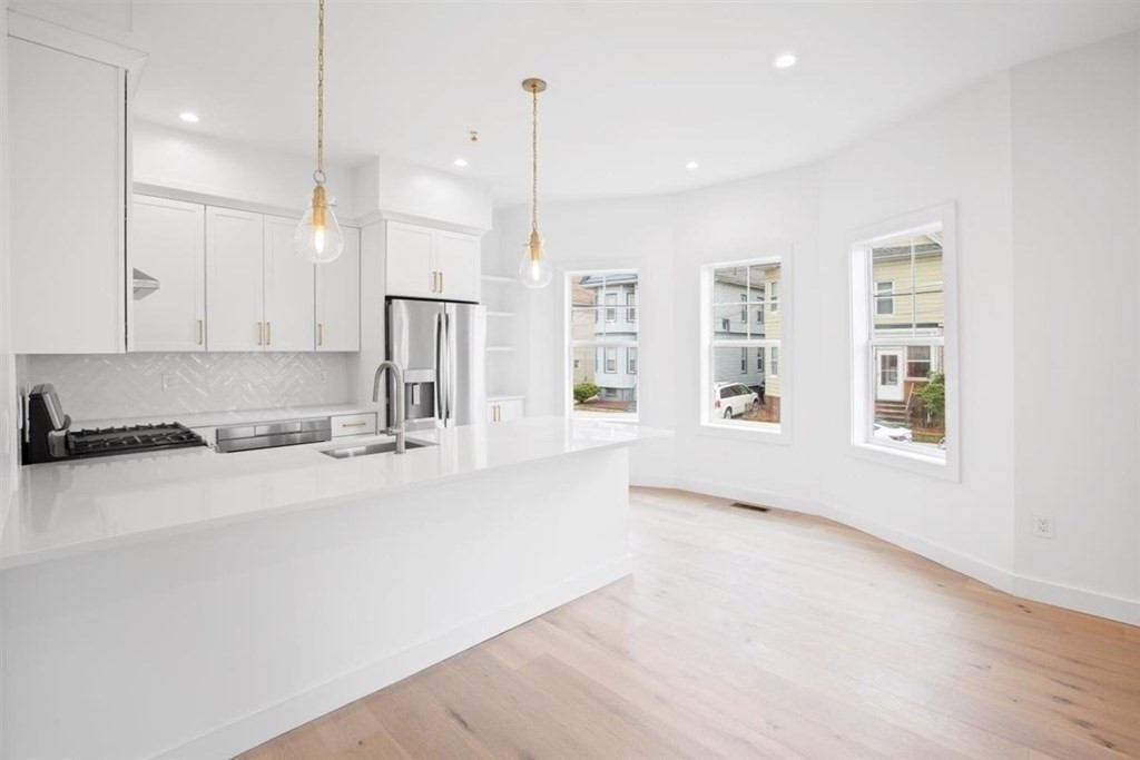 197 Vine St Property Photo 3