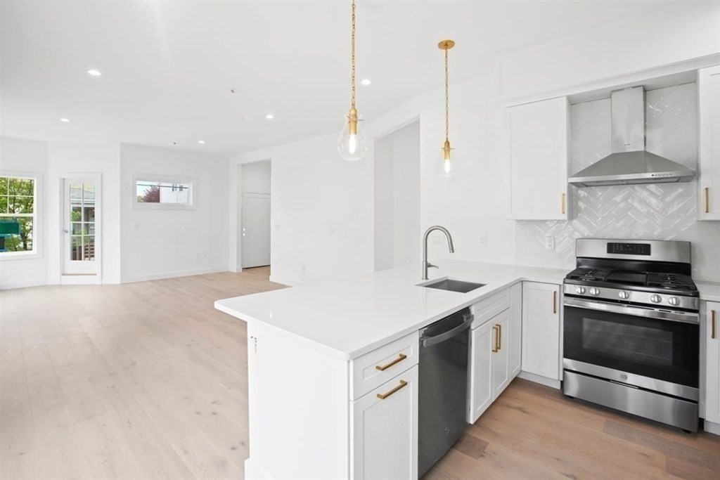 197 Vine St Property Photo 8