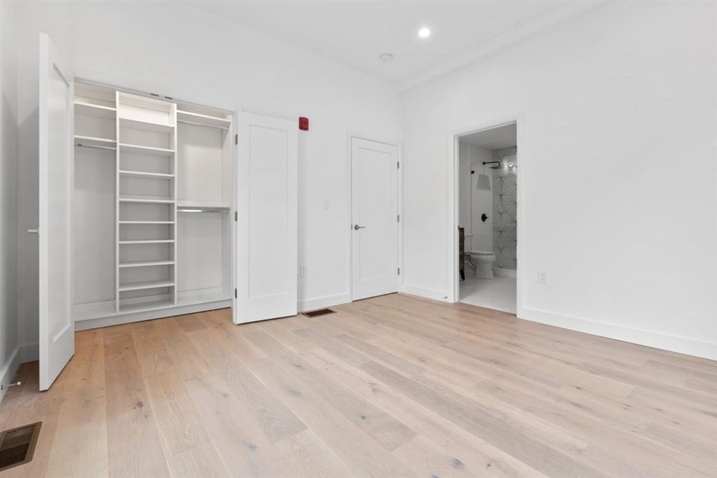 197 Vine St Property Photo 14