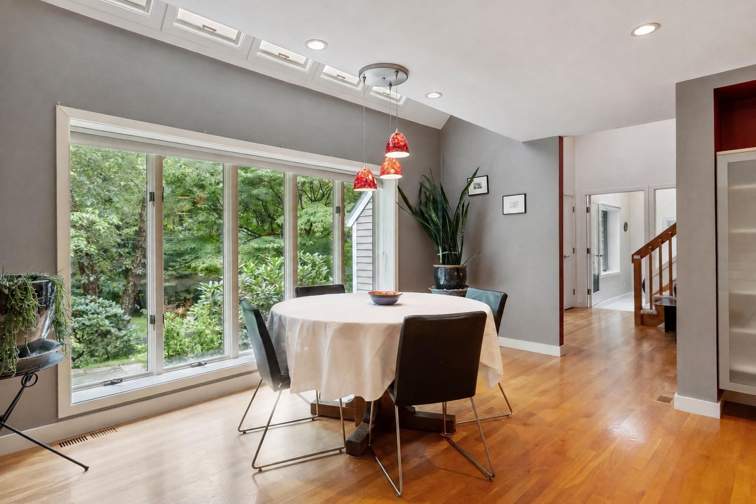 2 Sutton Pl Property Photo 9