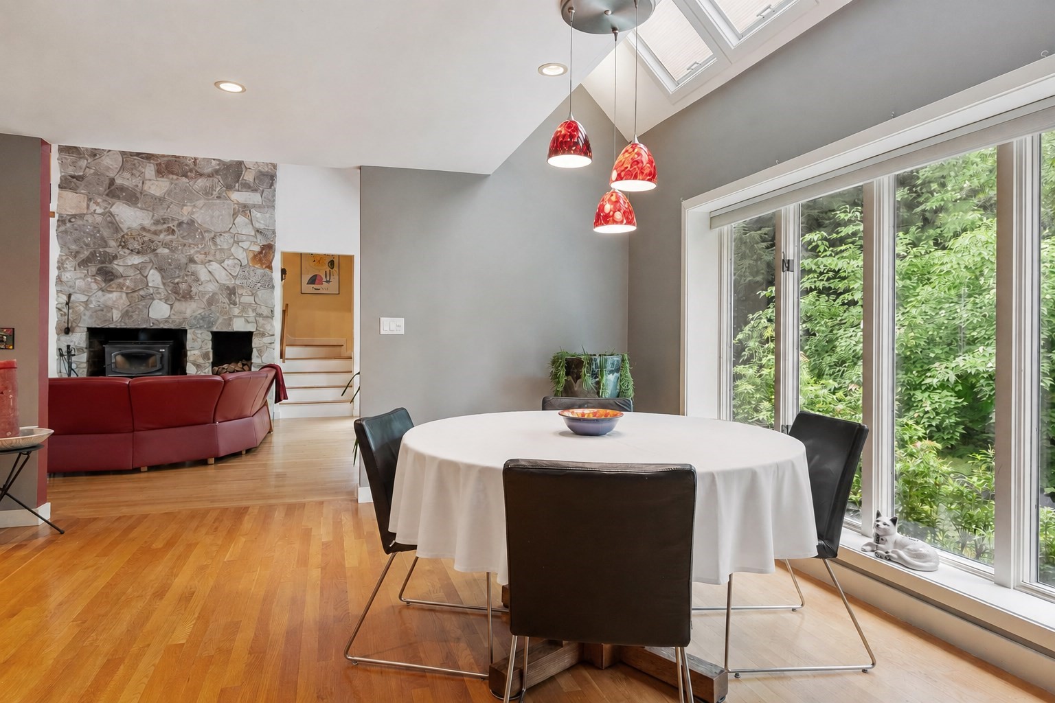 2 Sutton Pl Property Photo 10