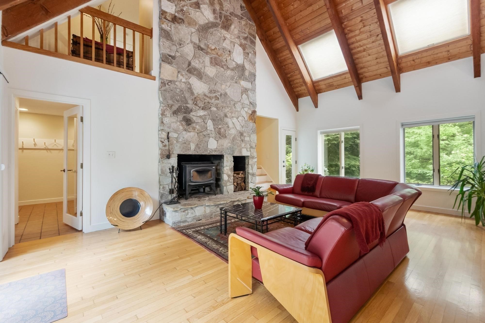 2 Sutton Pl Property Photo 12