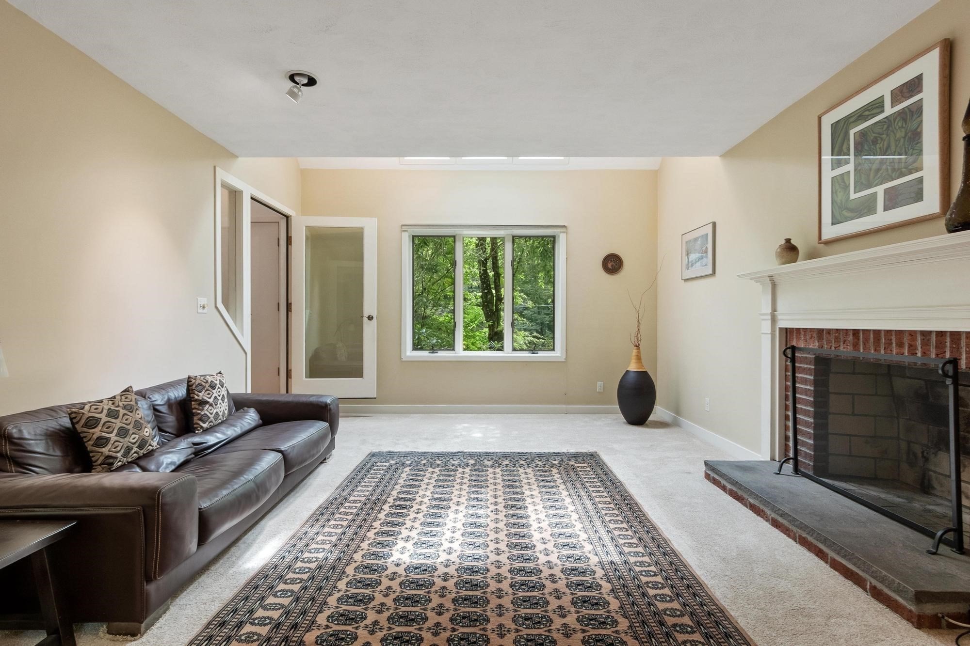 2 Sutton Pl Property Photo 17