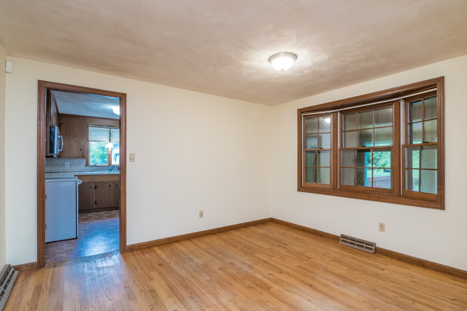 78 Melwood Ave Property Photo 4