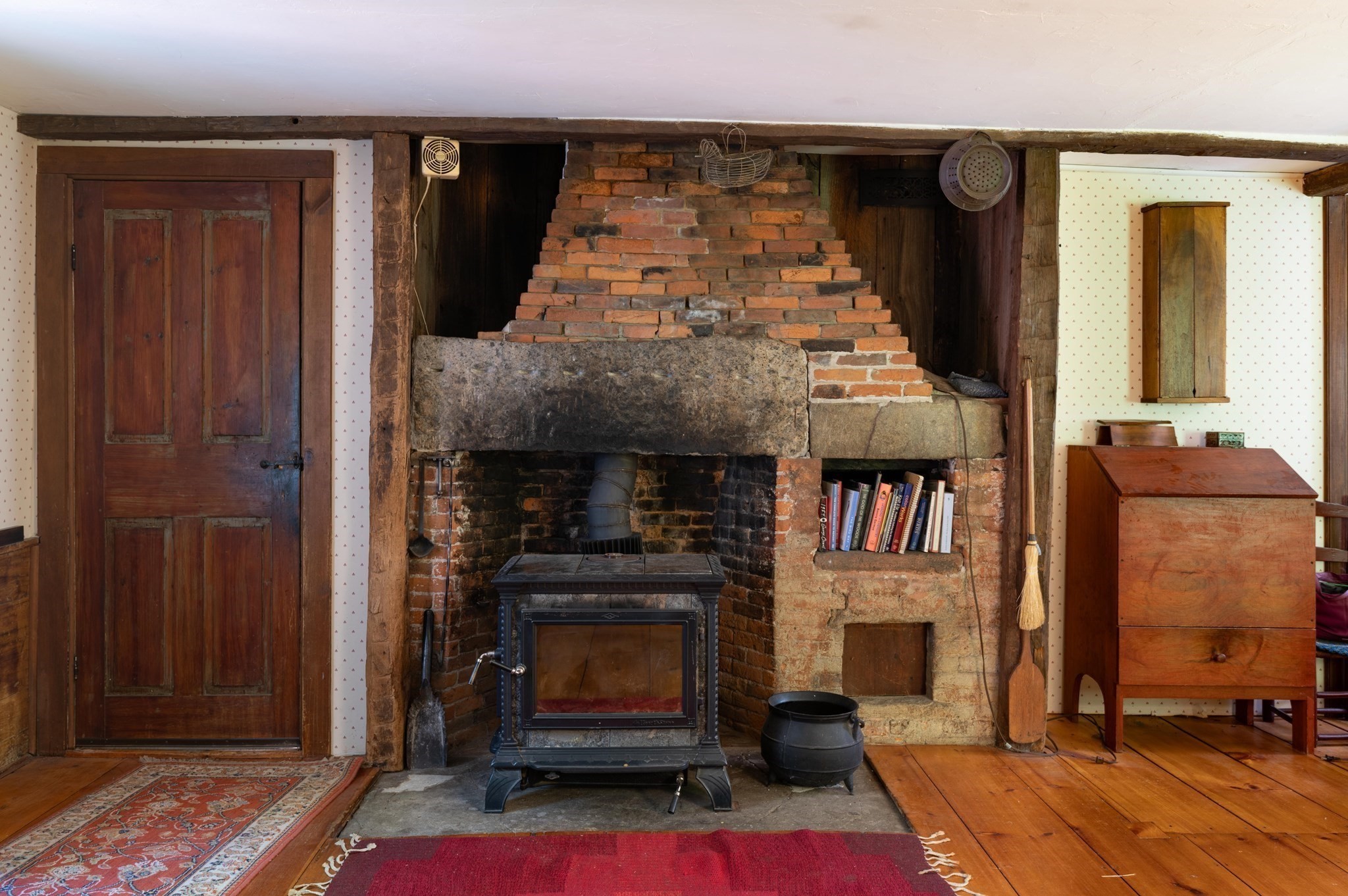 266 Turners Falls Rd Property Photo 8