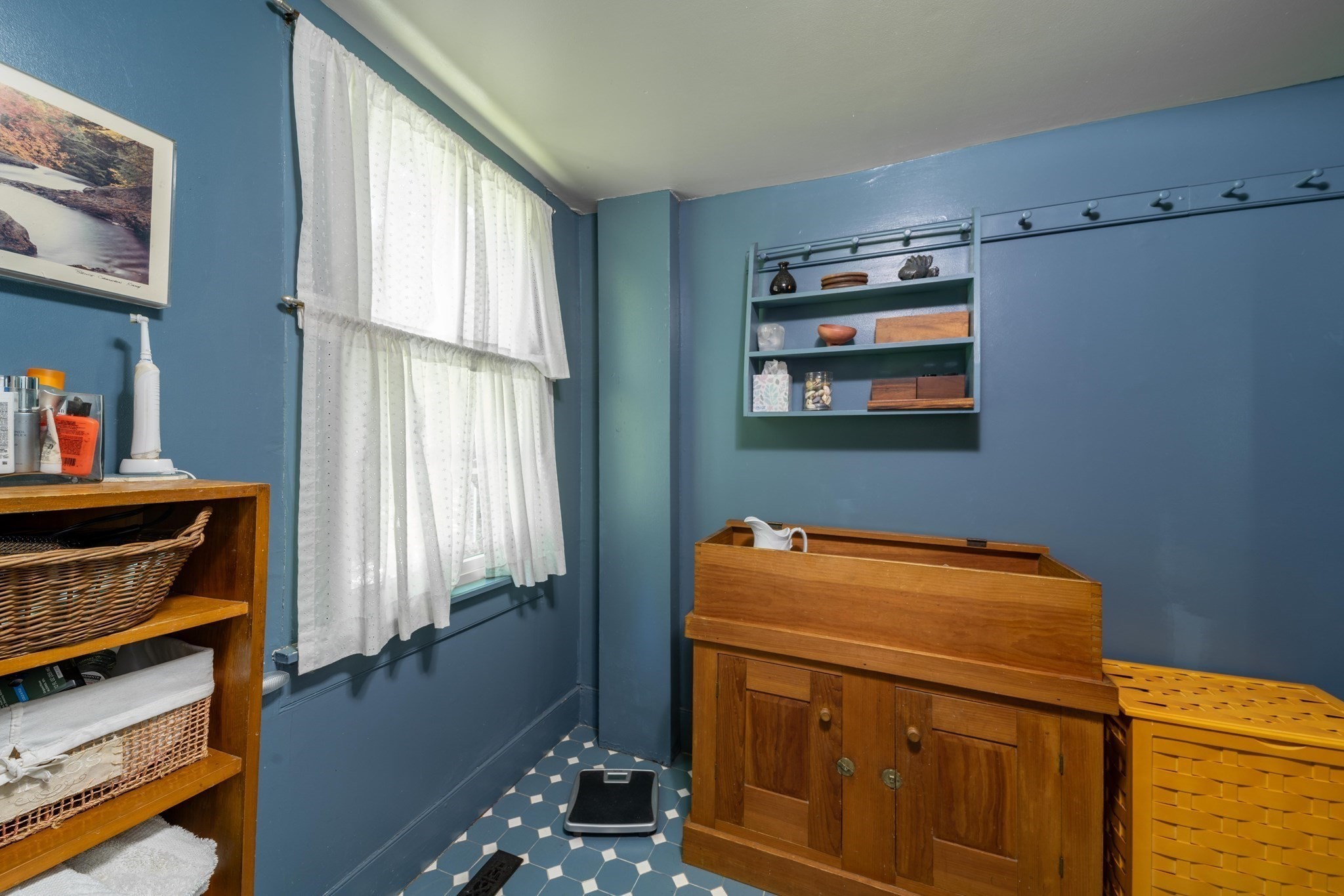 266 Turners Falls Rd Property Photo 15