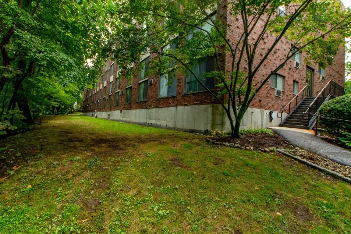 993 Massachusetts Ave # 206 Property Photo 28