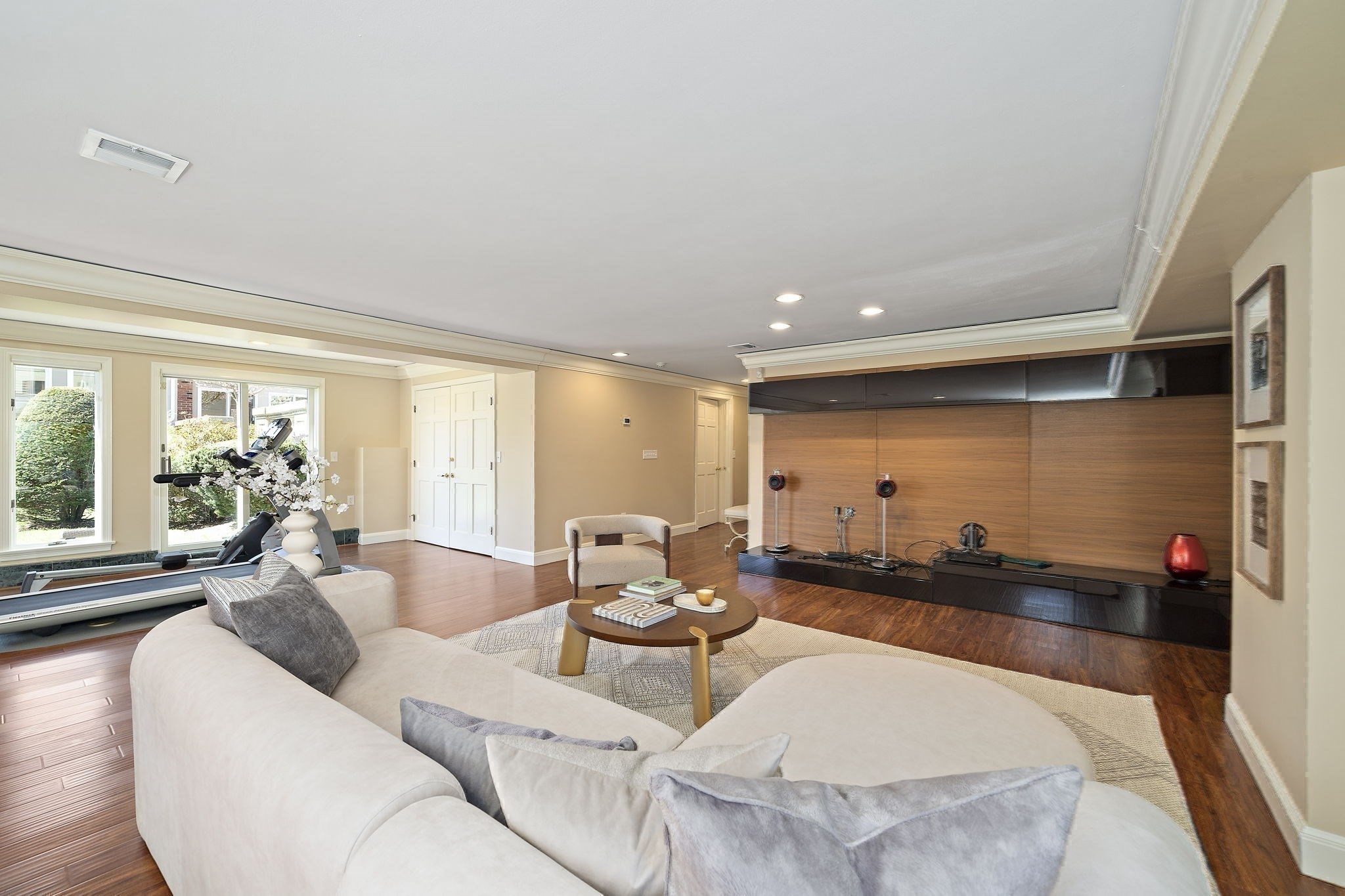 20 Montrose St Property Photo 28
