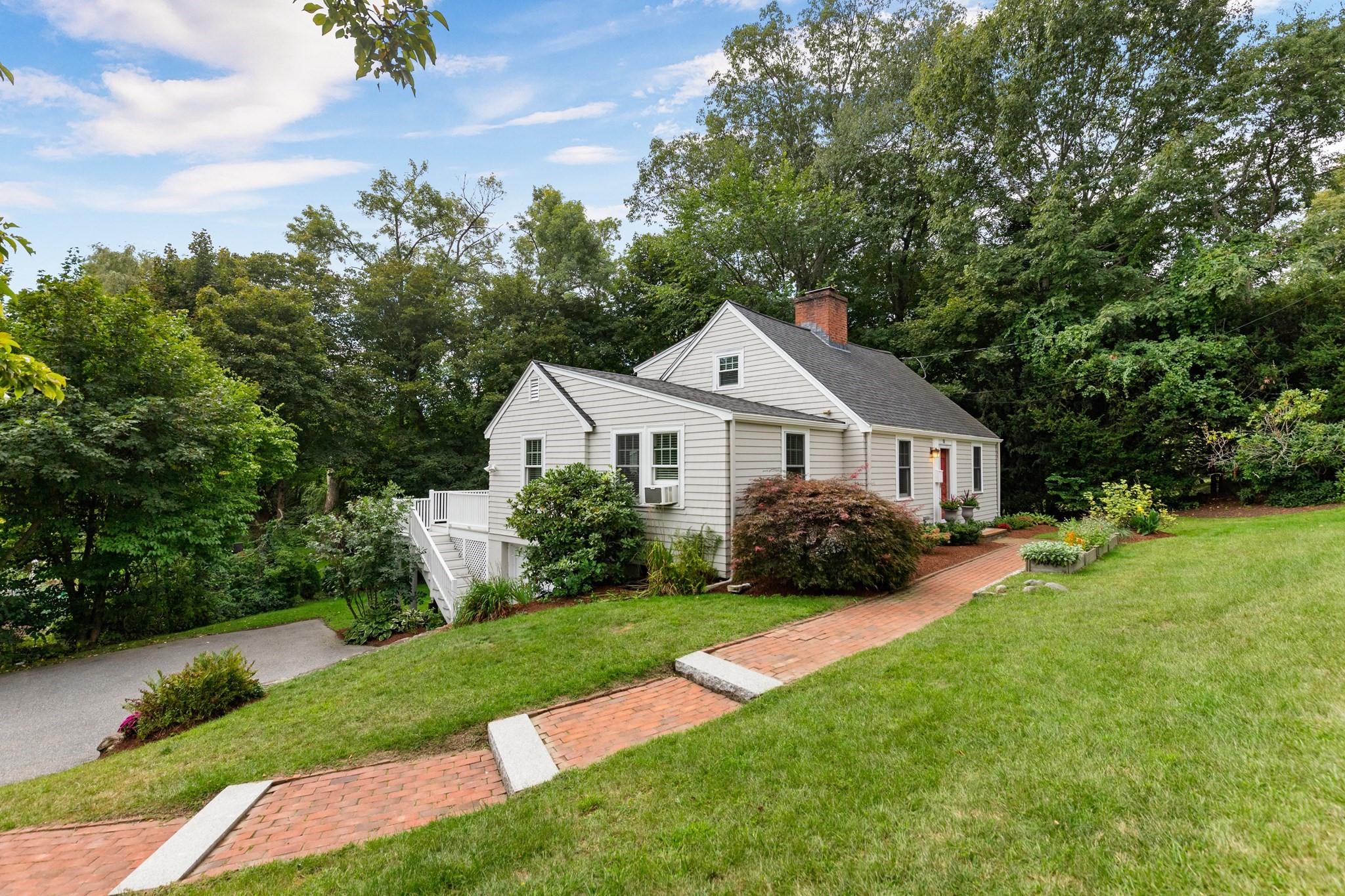 11 Stratham Rd Property Photo 3