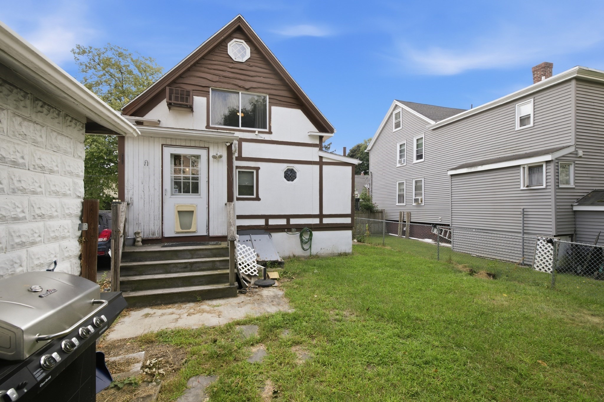 18 Melvin Ave Property Photo 5