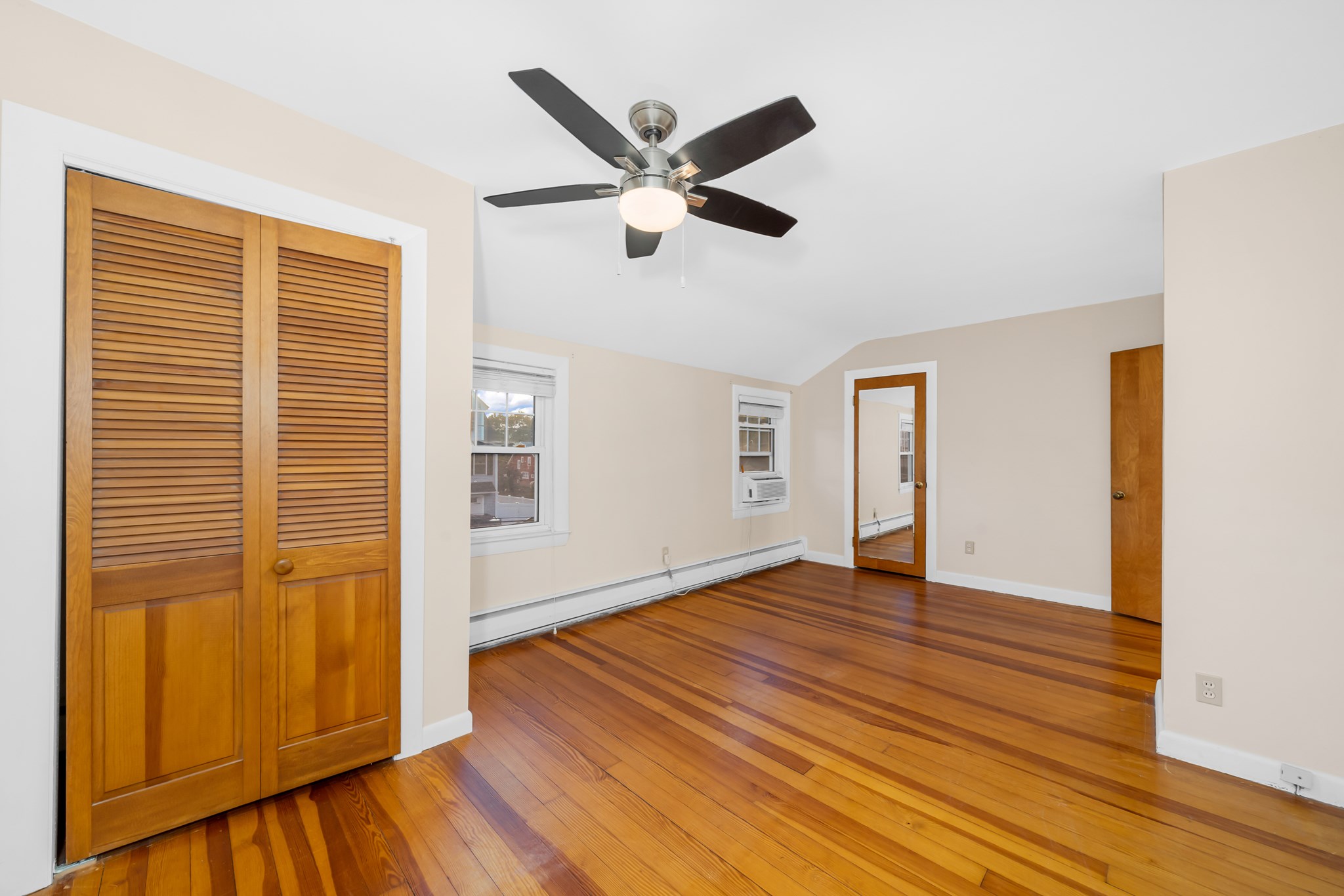 60 S New St Property Photo 19