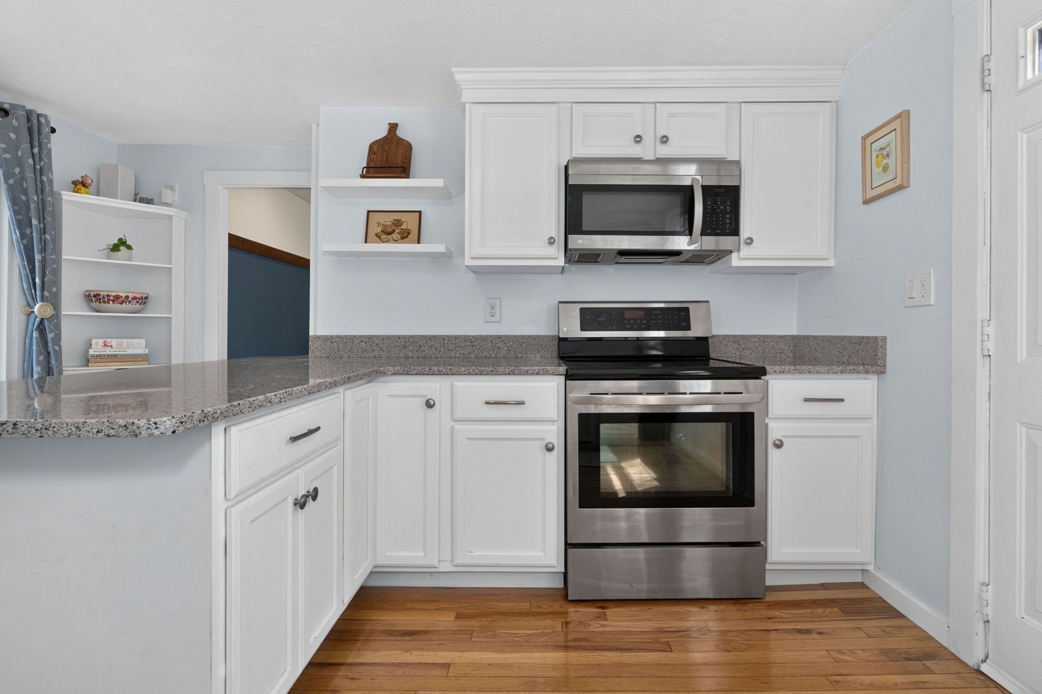 395 Pond St Property Photo 12
