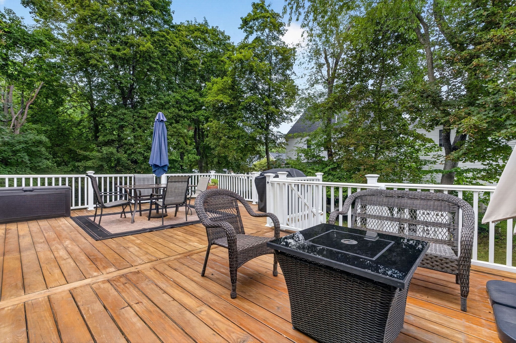 395 Pond St Property Photo 24
