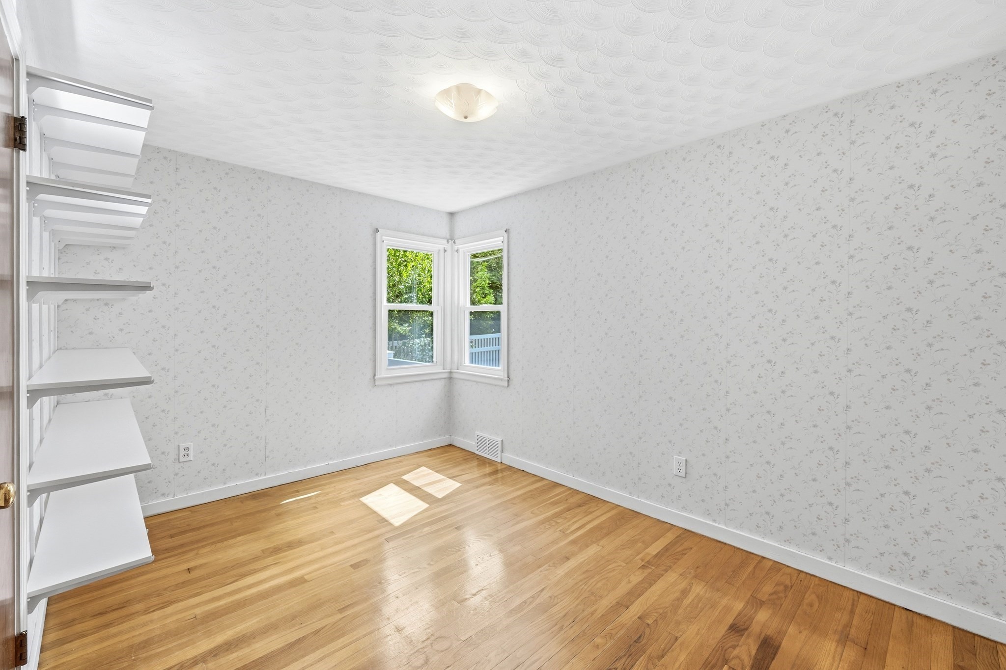15 Spring Ter Property Photo 10