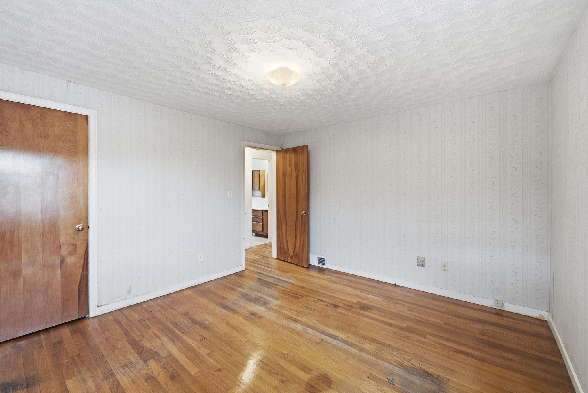 15 Spring Ter Property Photo 15