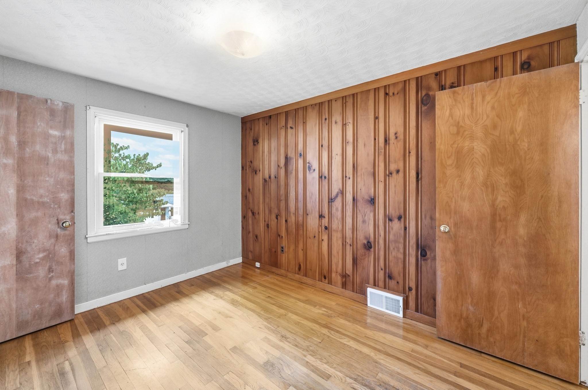 15 Spring Ter Property Photo 17