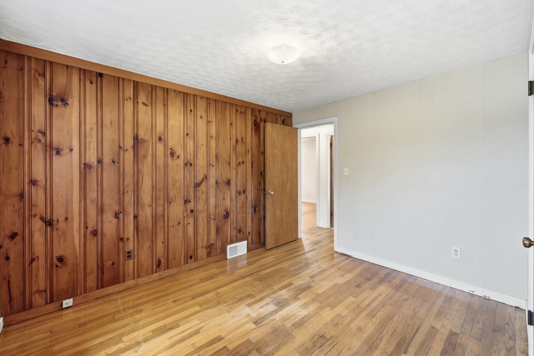 15 Spring Ter Property Photo 18