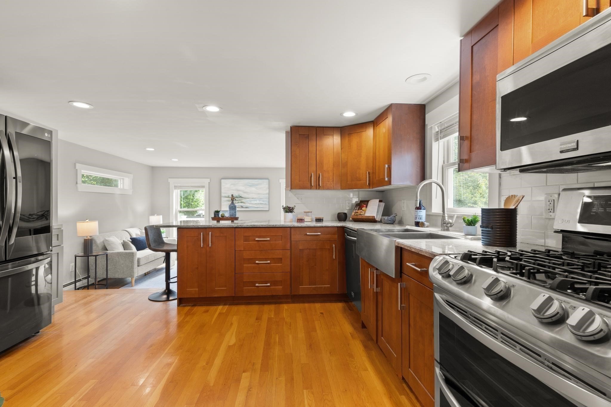 76 Saunders Street Property Photo 6