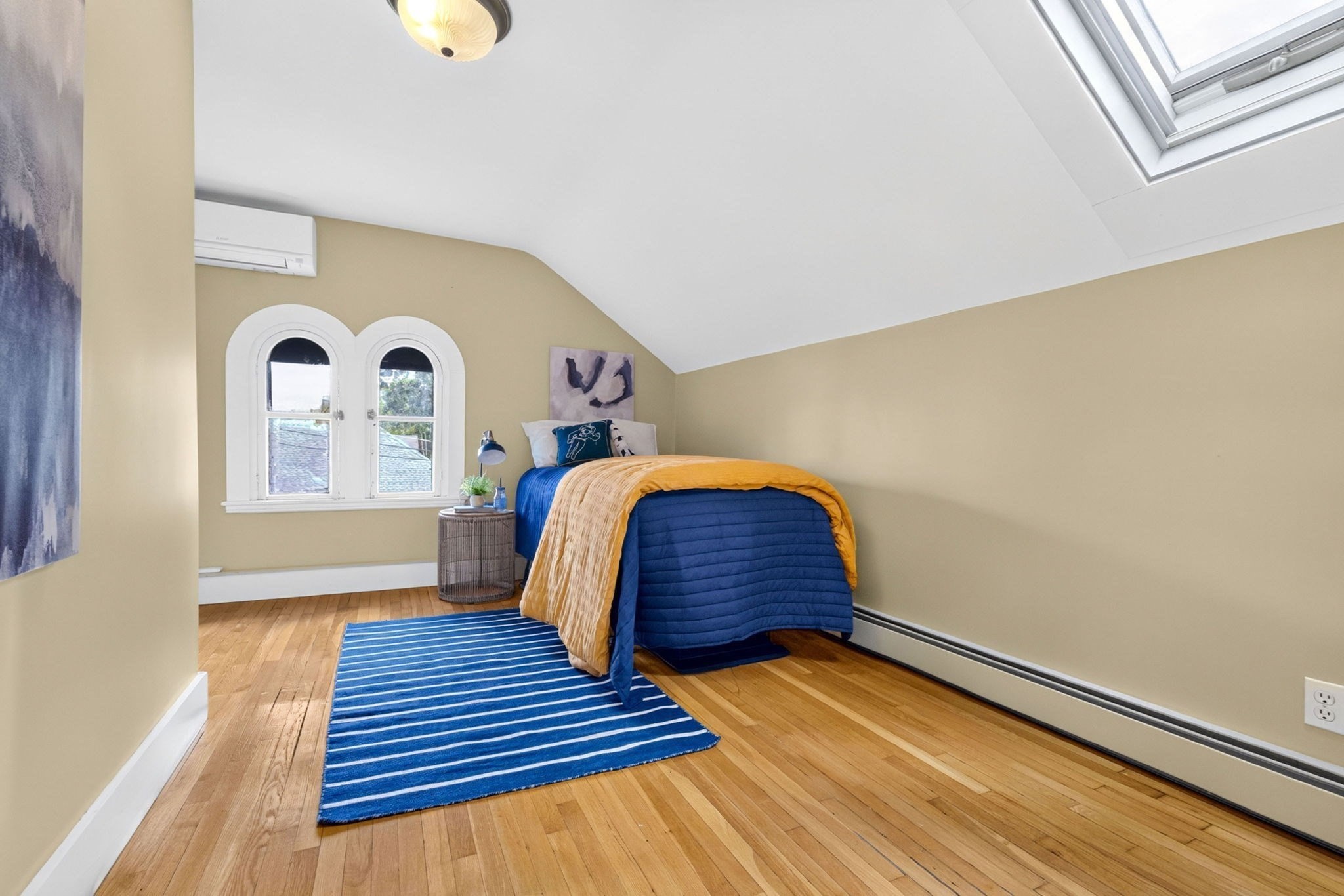 122 W Wyoming Ave # C Property Photo 4