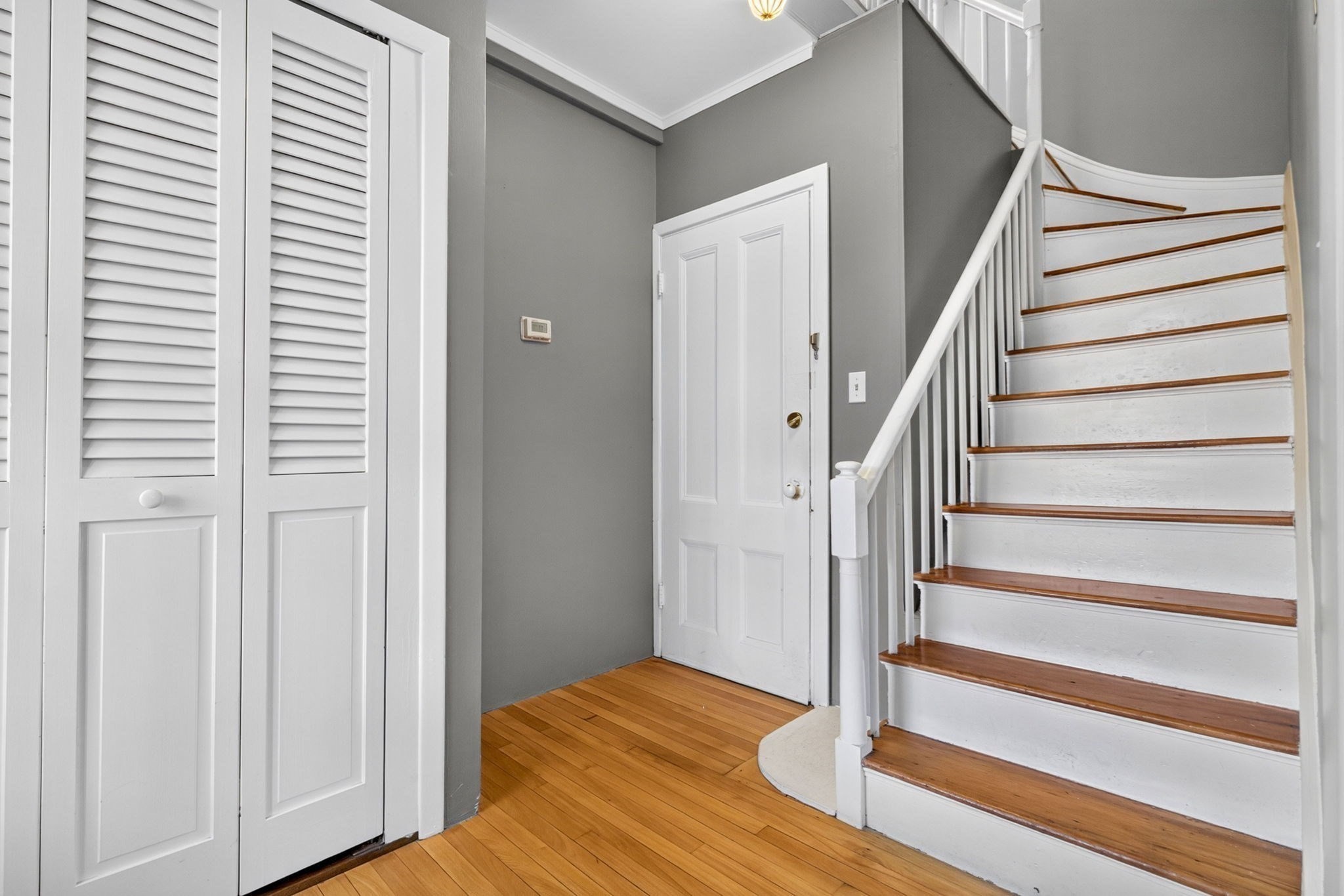 122 W Wyoming Ave # C Property Photo 5