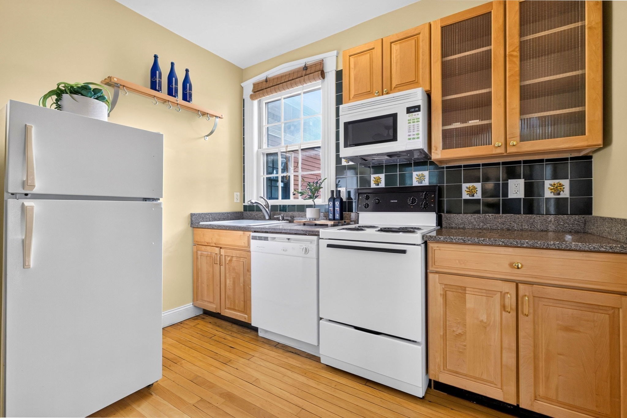 122 W Wyoming Ave # C Property Photo 8