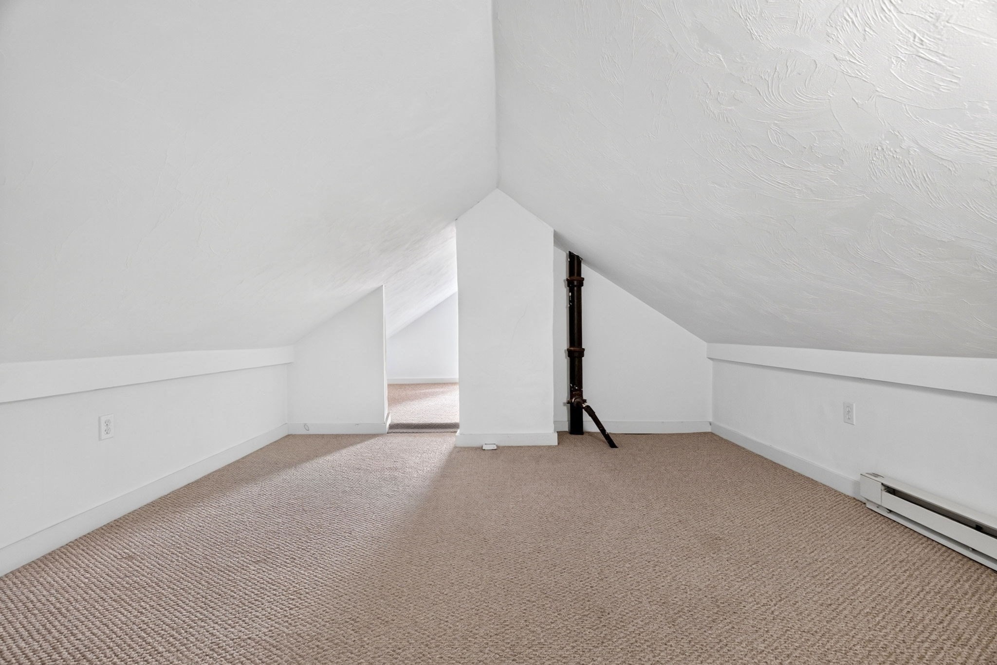 122 W Wyoming Ave # C Property Photo 11