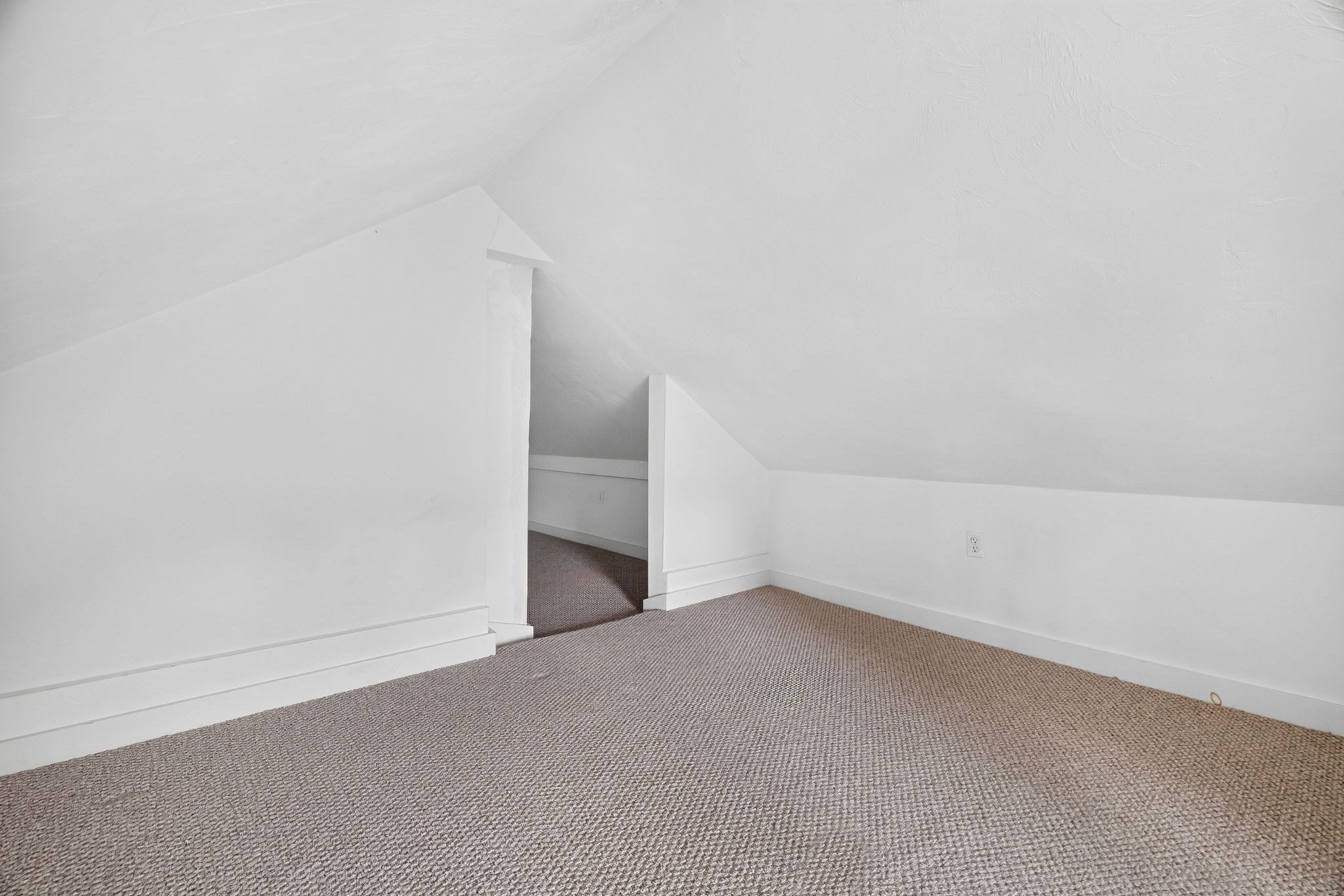 122 W Wyoming Ave # C Property Photo 14