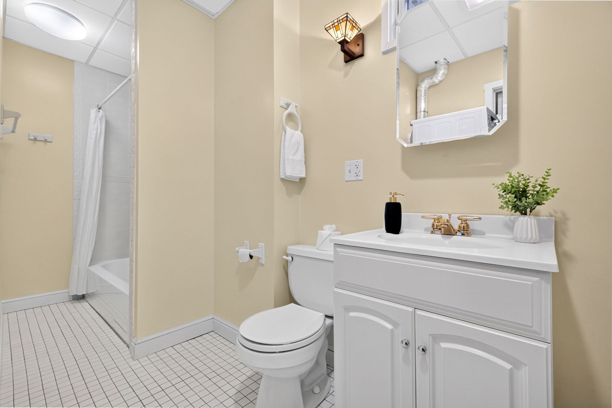 122 W Wyoming Ave # C Property Photo 21