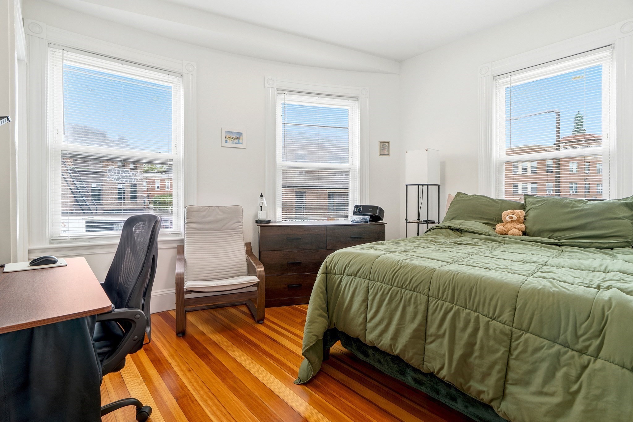 370-372 Centre St Property Photo 10