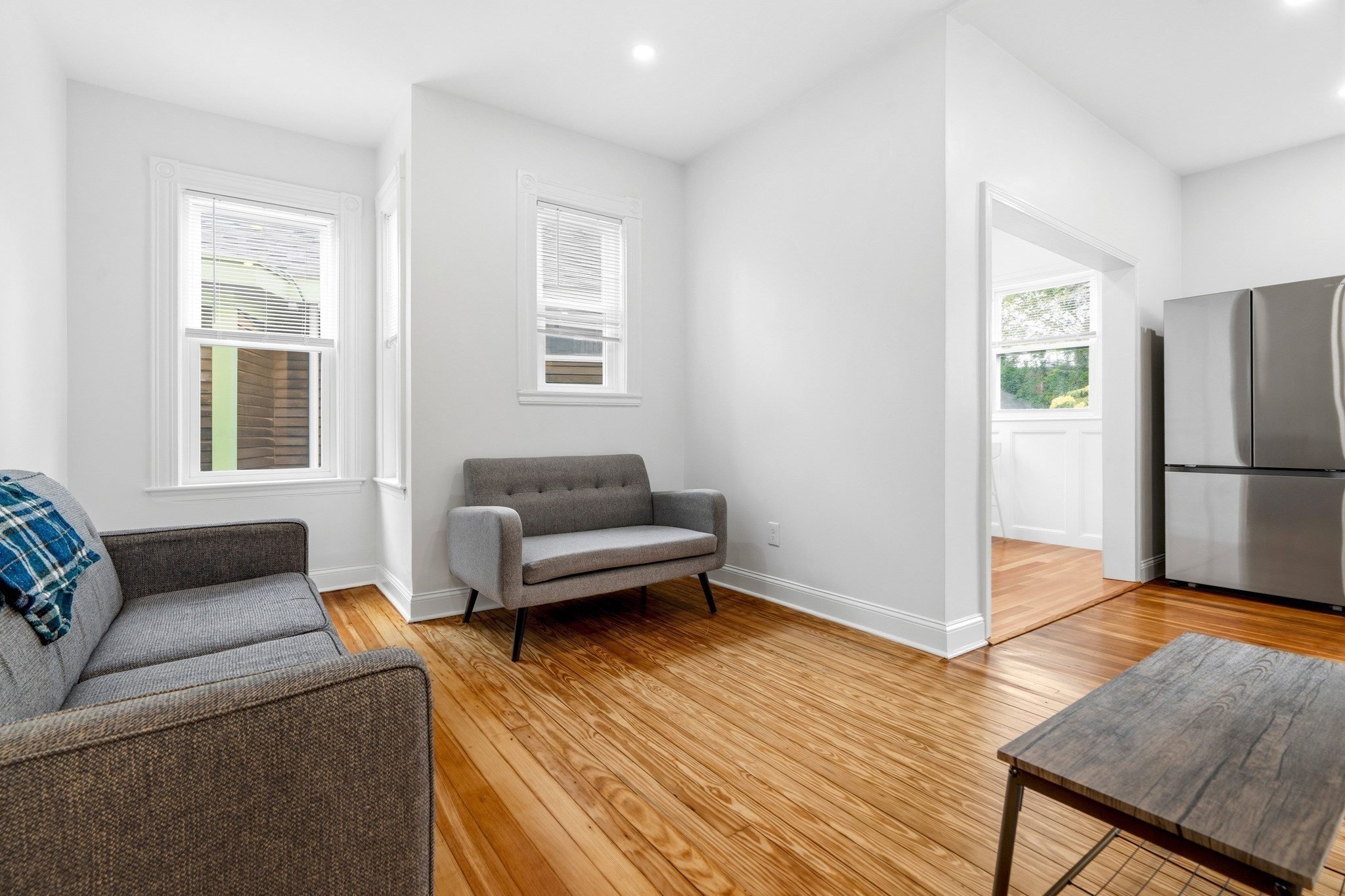 370-372 Centre St Property Photo 17