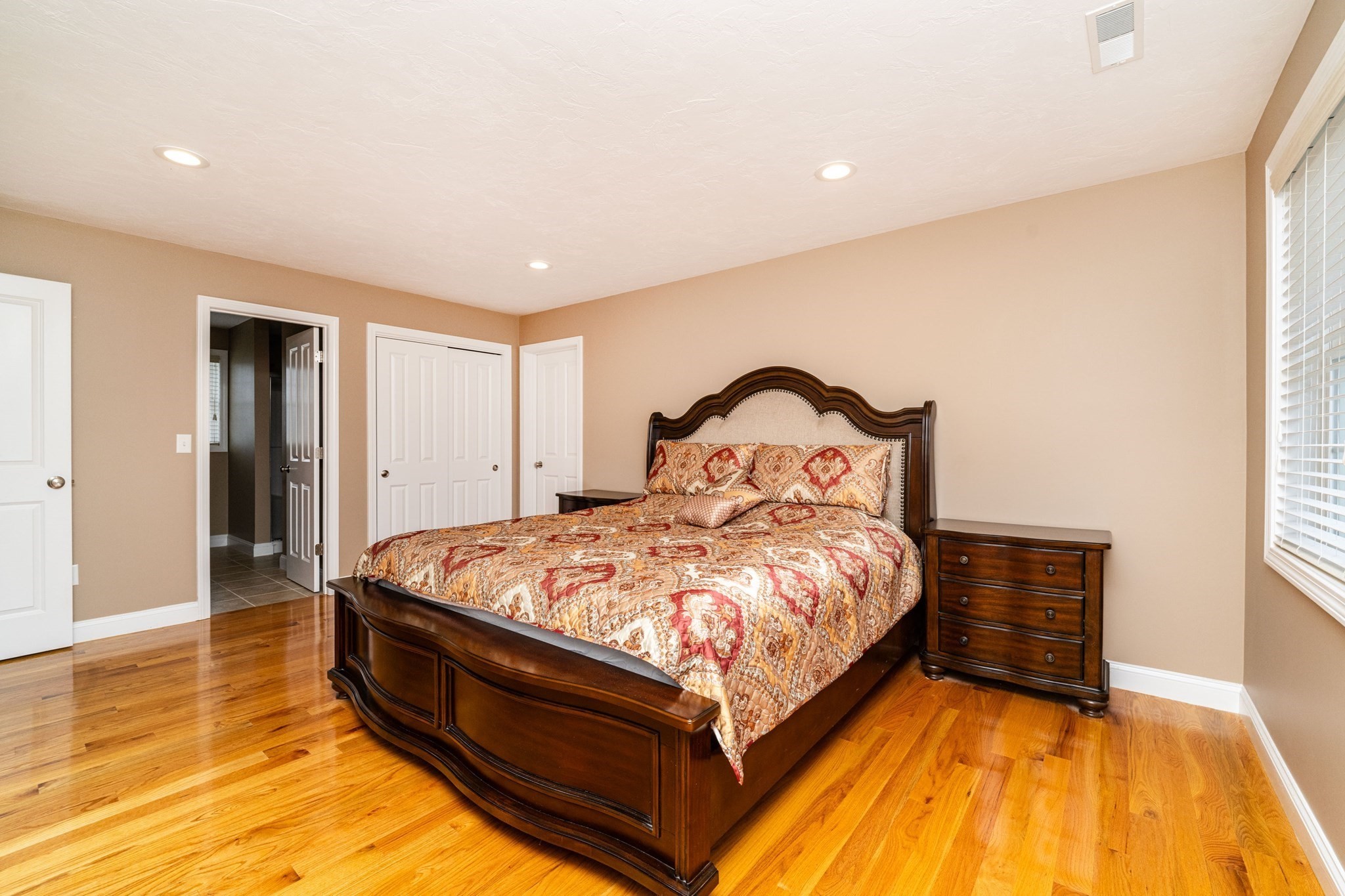 28. Woodlawn Ave Property Photo 12