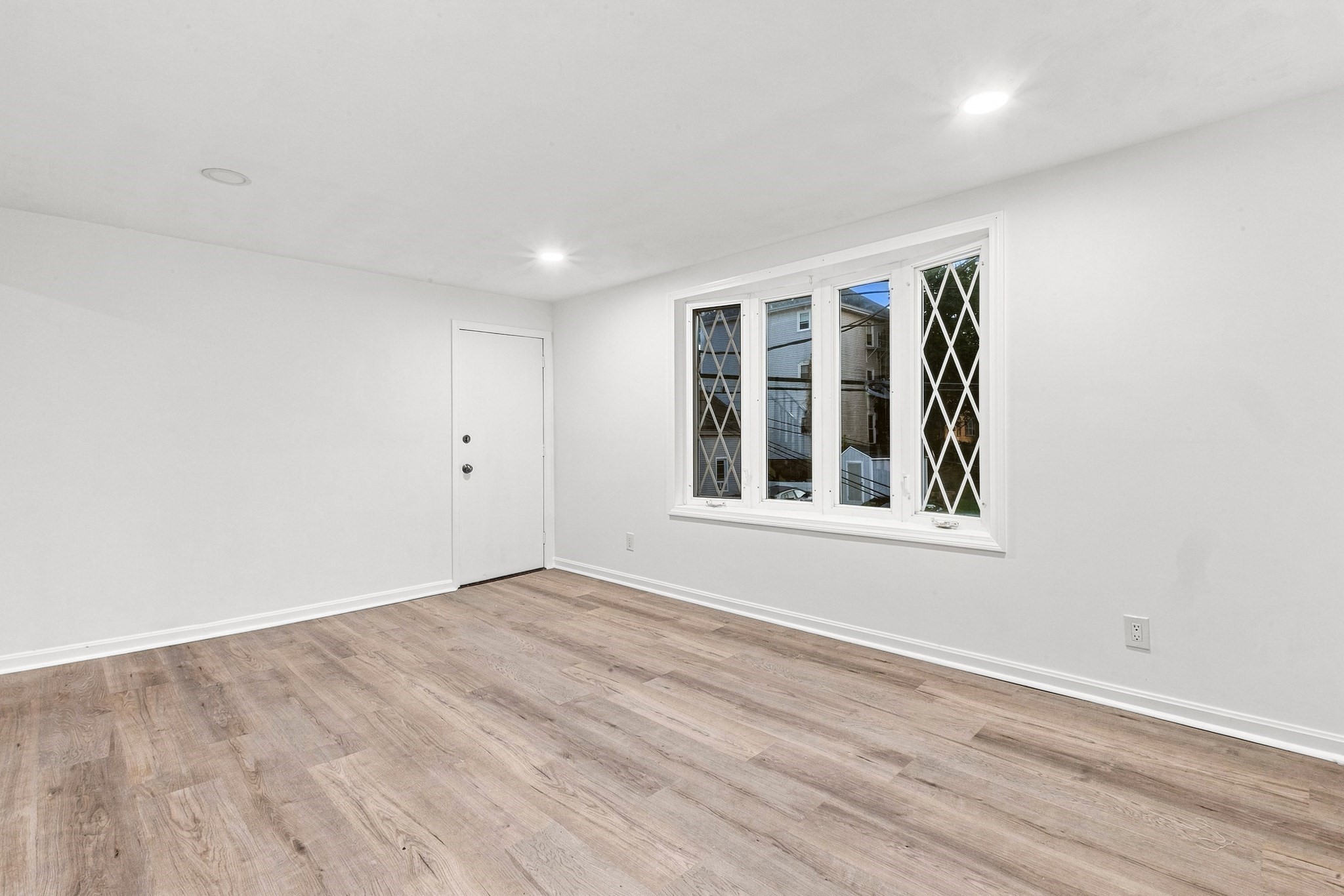 650 Third Property Photo 9
