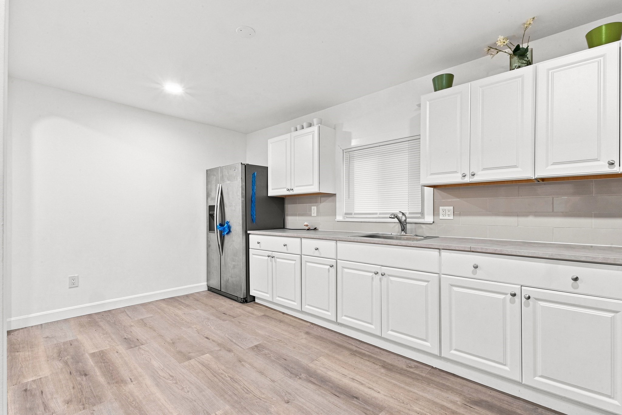 650 Third Property Photo 12