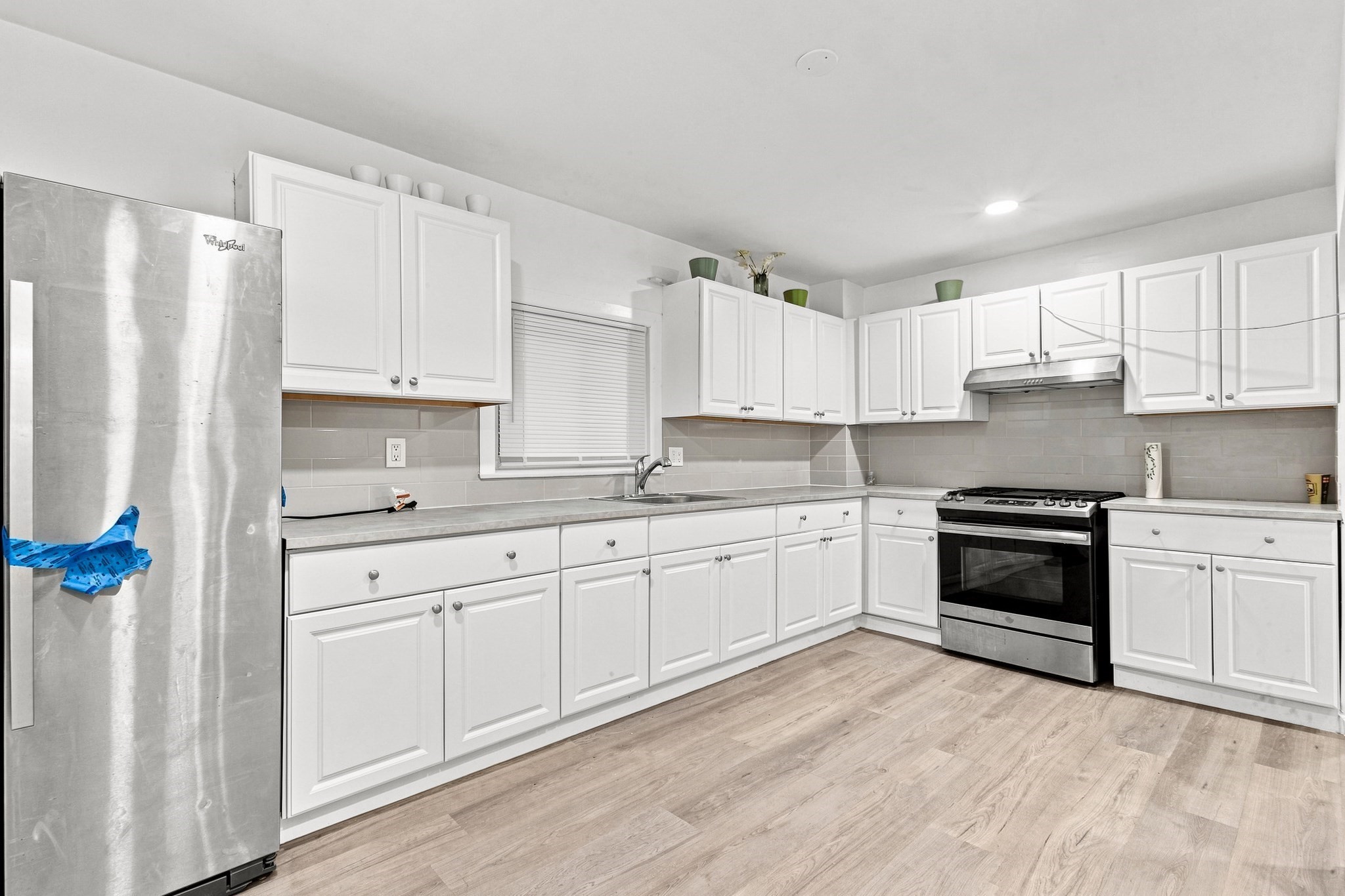650 Third Property Photo 13