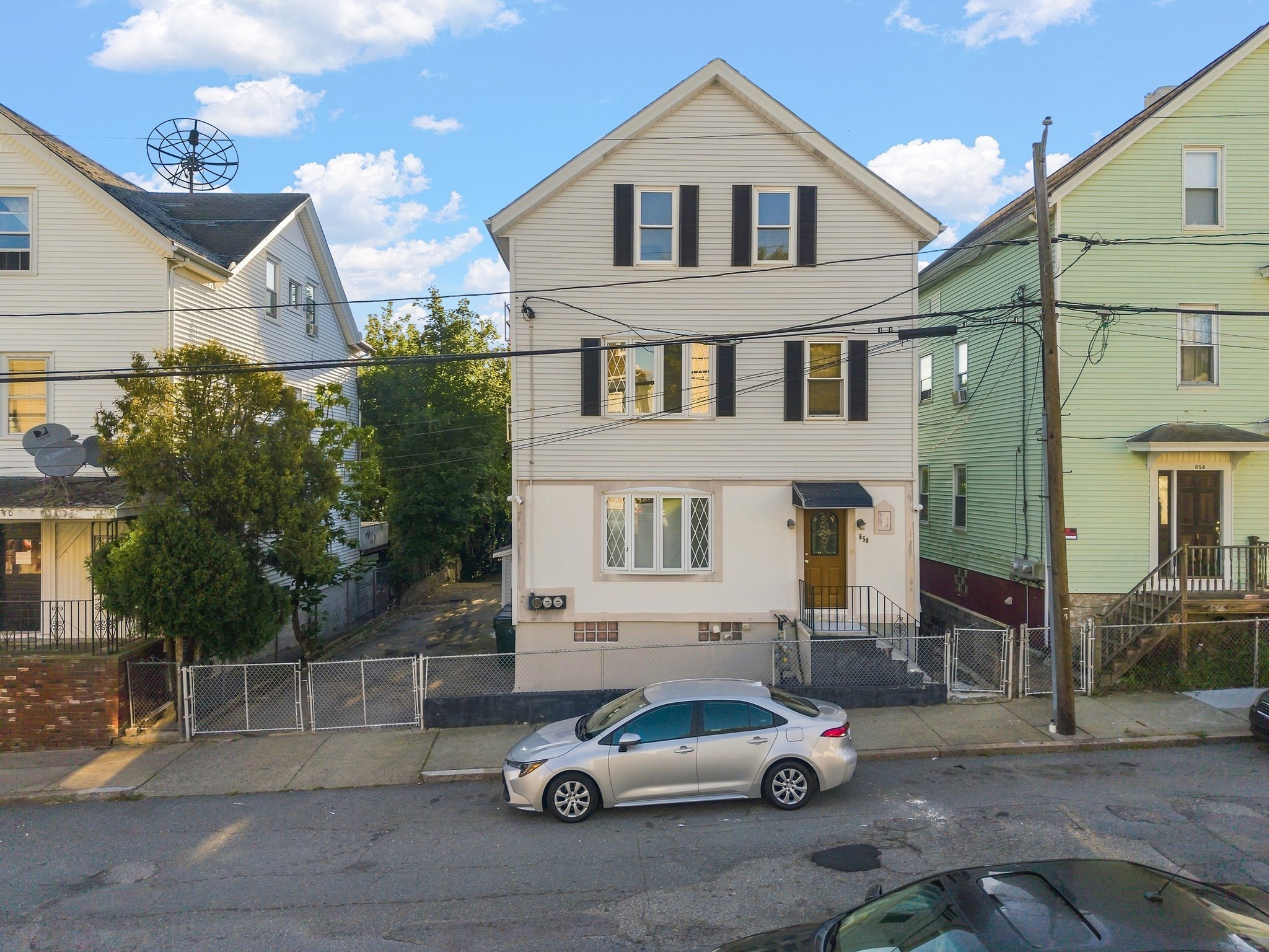 650 Third Property Photo 32