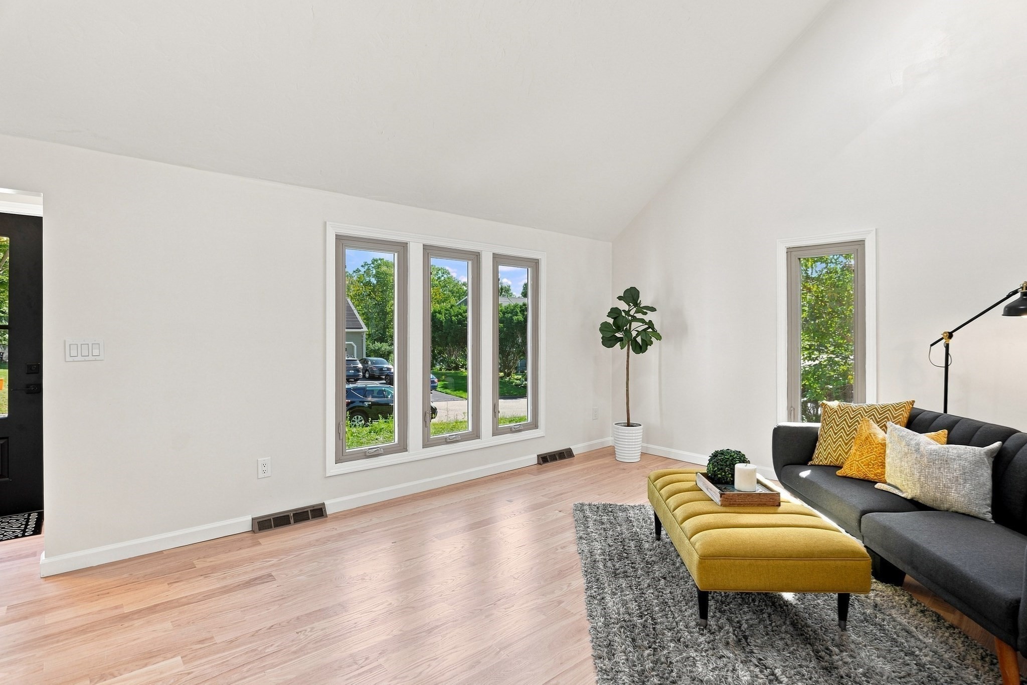27 Robert Rd Property Photo 9