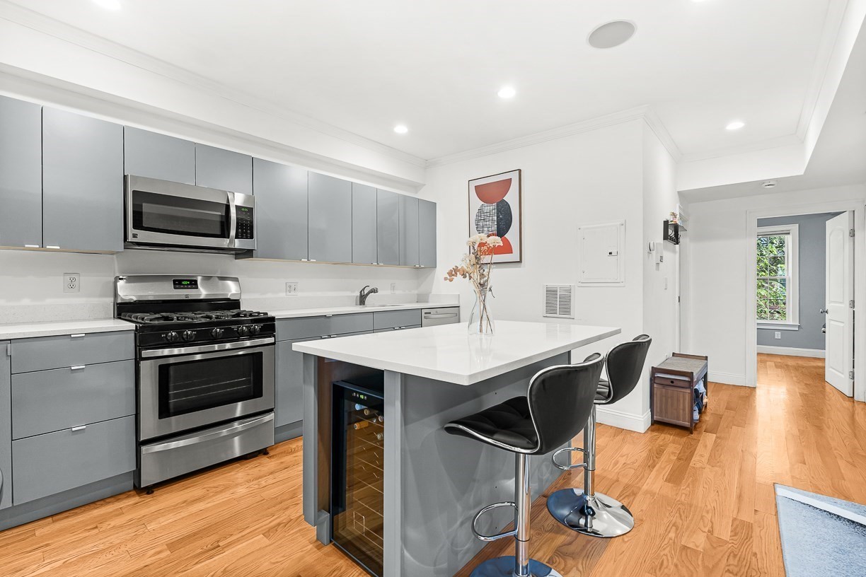 305 Sumner St # 2 Property Photo 6