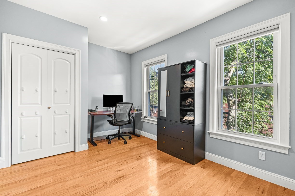 305 Sumner St # 2 Property Photo 8