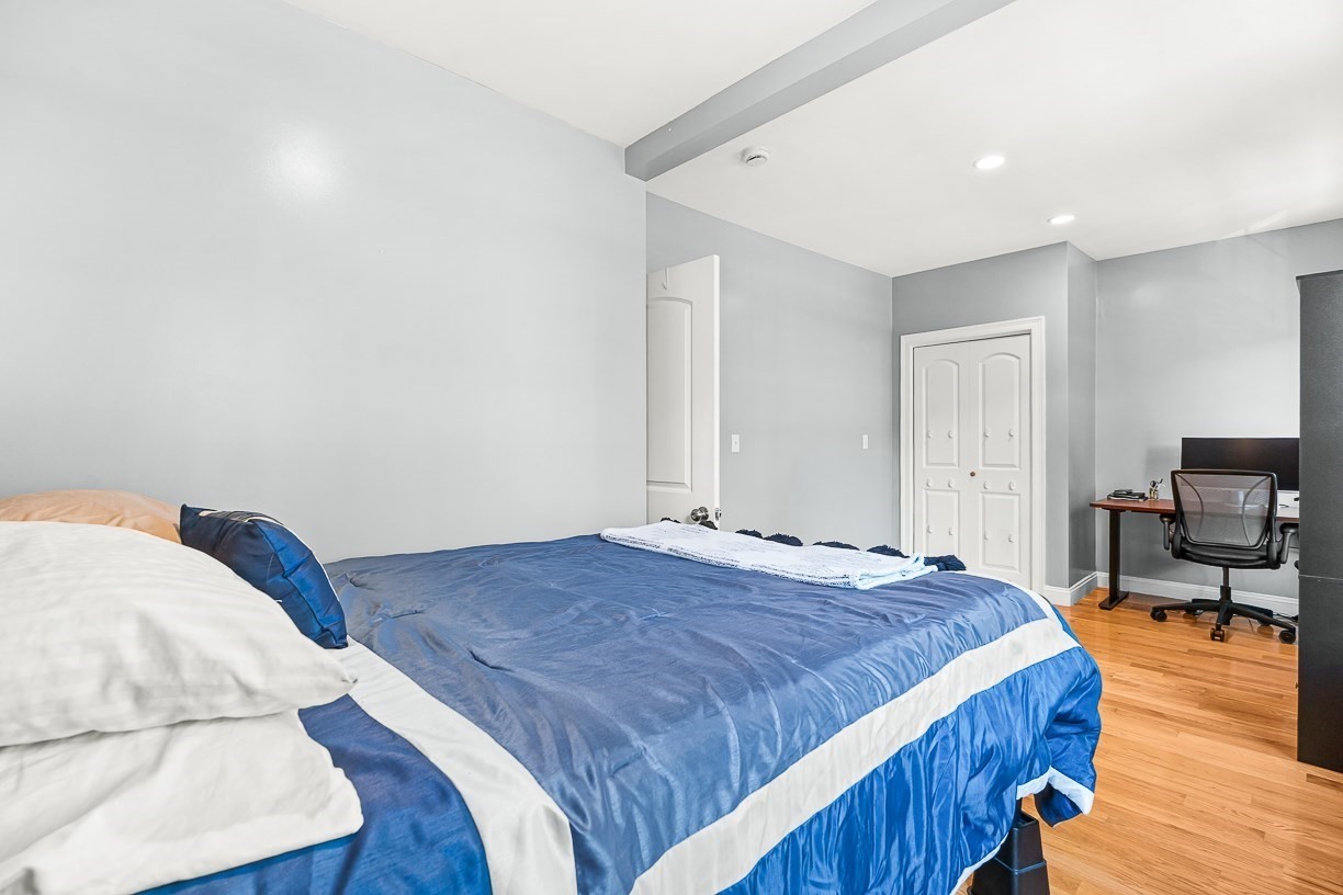 305 Sumner St # 2 Property Photo 9