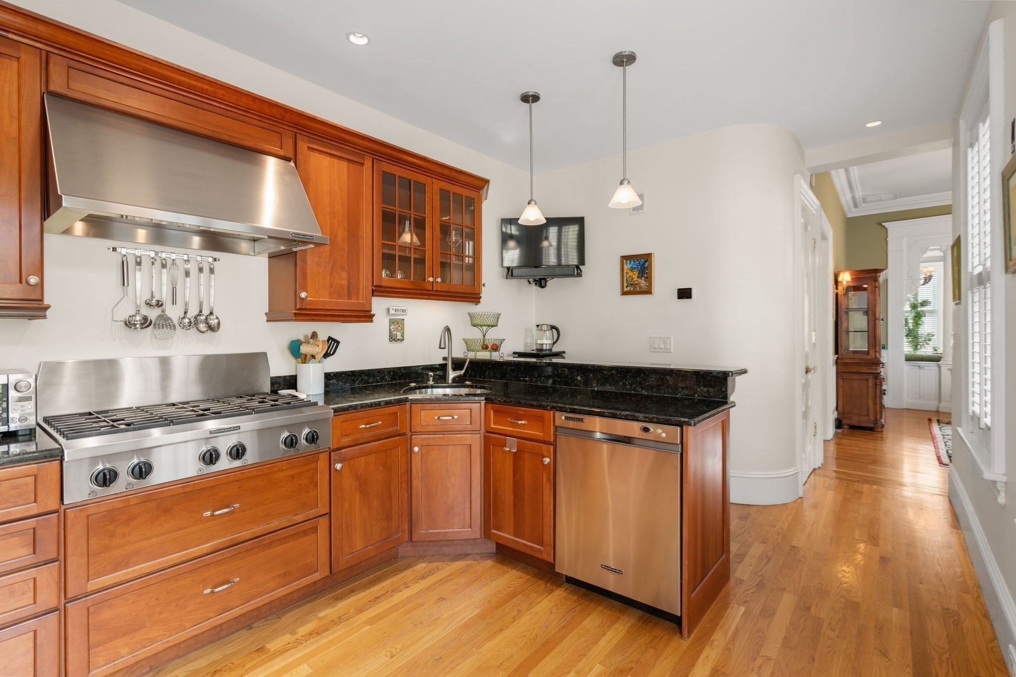295 Bunker Hill St # 2 Property Photo 8