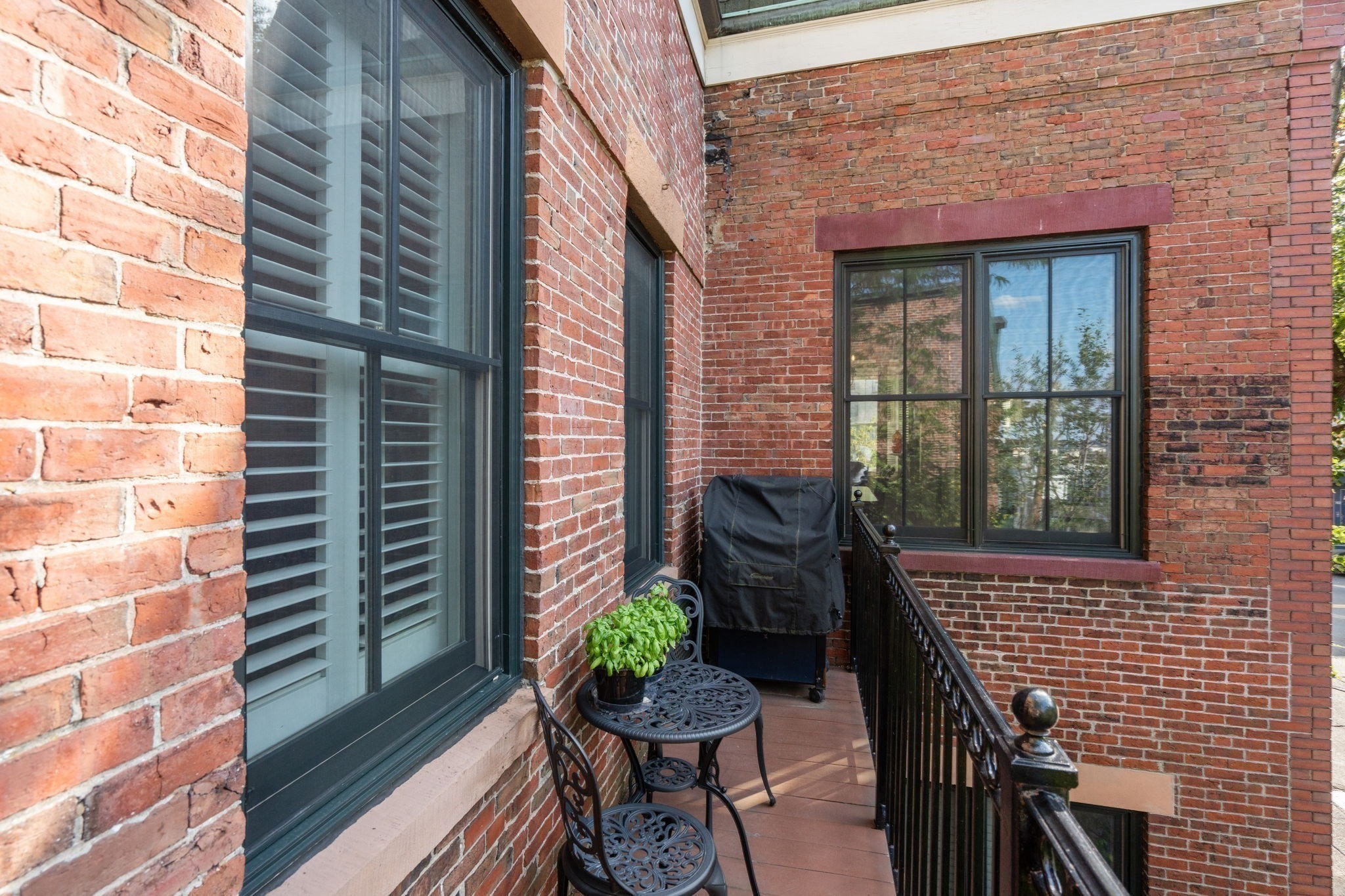 295 Bunker Hill St # 2 Property Photo 10